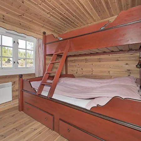 Lonnasvegen Holiday home